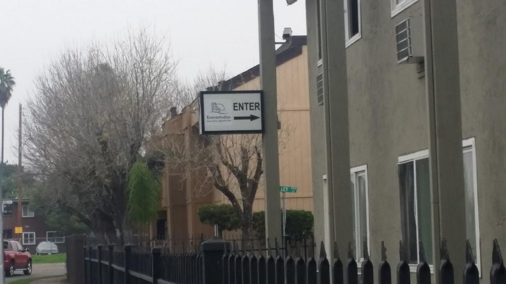 Econostudios Stockton Εξωτερικό φωτογραφία